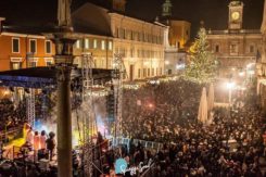 La piazza di Ravenna con il concerto di Cheryl Porter