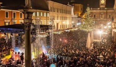 La piazza di Ravenna con il concerto di Cheryl Porter