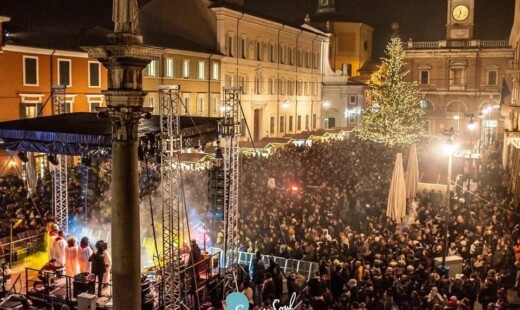 La piazza di Ravenna con il concerto di Cheryl Porter