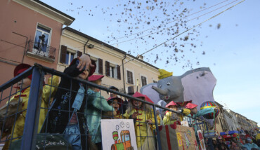 RAVENNA 24/02/2019. CARNEVALE DEI RAGAZZI Sfilata Dei Carri A Ravenna