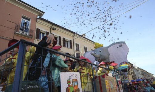 RAVENNA 24/02/2019. CARNEVALE DEI RAGAZZI Sfilata Dei Carri A Ravenna