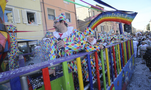 RAVENNA 24/02/2019. CARNEVALE DEI RAGAZZI Sfilata Dei Carri A Ravenna