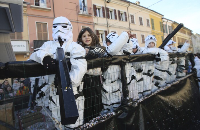 RAVENNA 24/02/2019. CARNEVALE DEI RAGAZZI Sfilata Dei Carri A Ravenna