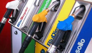 Benzina 2 2