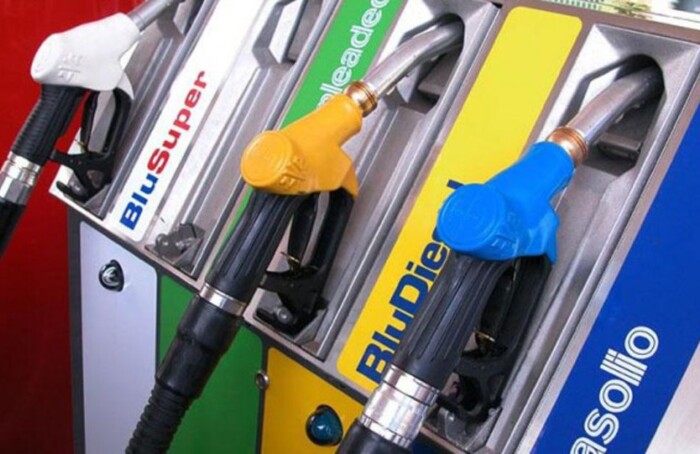 Benzina 2 2