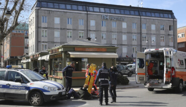 RAVENNA 25/02/2019. INCIDENTE IN VIALE FARINI. Auto Della Polizia Municipale Investe Una Coppia Di Anziani Sulle Strisce Pedonali