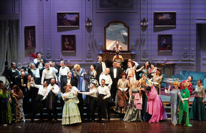 Traviata Foto Corale