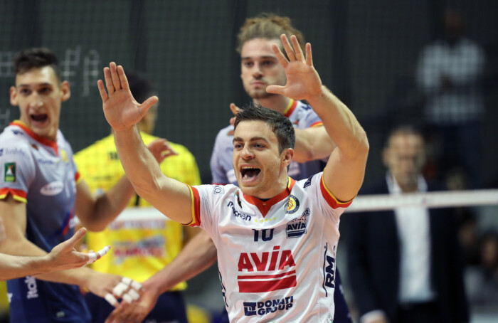 VOLLEY PALLAVOLO. Consar Ravenna BCC Castellana Grotte 3 1.