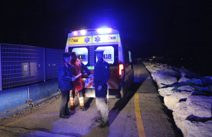 RAVENNA 23/03/2019. MARINA DI RAVENNA. Una Coppia Di Persona Cadute In Mare