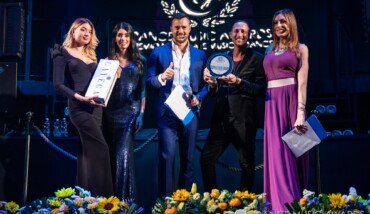 La premiazione di Dj Mitch (il secondo da destra)