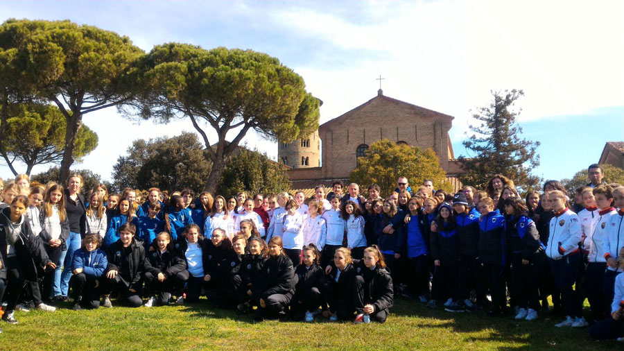 Foto Di Gruppo Delle Partecipanti Alla Ravenna Women Cup Del 2018