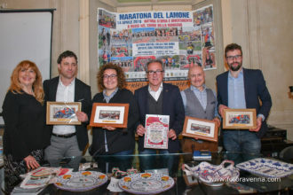 Il Tavolo Delle Autorità