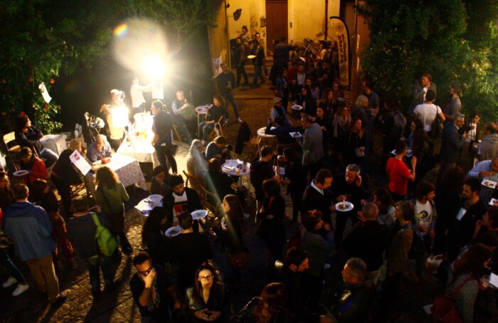 Distretto A Cena Itinerante