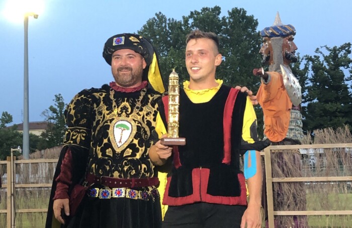 Rione Nero Vince Niballo