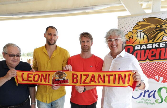 RAVENNA 12/07/2019. ORASI’ BASKET RAVENNA, PRESENTATI 2 NUOVI GIOCATORI. Luigi Sergio (Camicia Gialla) E Marco Venuto (maglietta Rossa)
