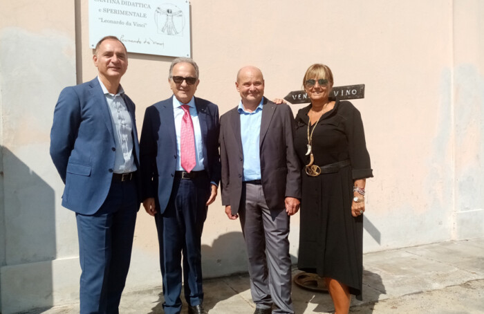 Da Six SimonPietro Felice Dir Caviro; Enrico Caterino, Prefetto Ra; Andrea Betti, Pres Confagri Ra; Eugenia Bergamaschi, Pres Confagri ER