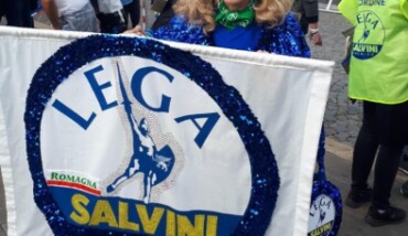 C.destra: In Piazza Bandiera Lega Con 3mila Swarovski