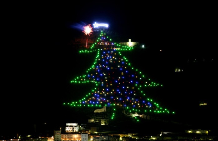 Lalbero Di Natale Più Grande Del Mondo VIDEO