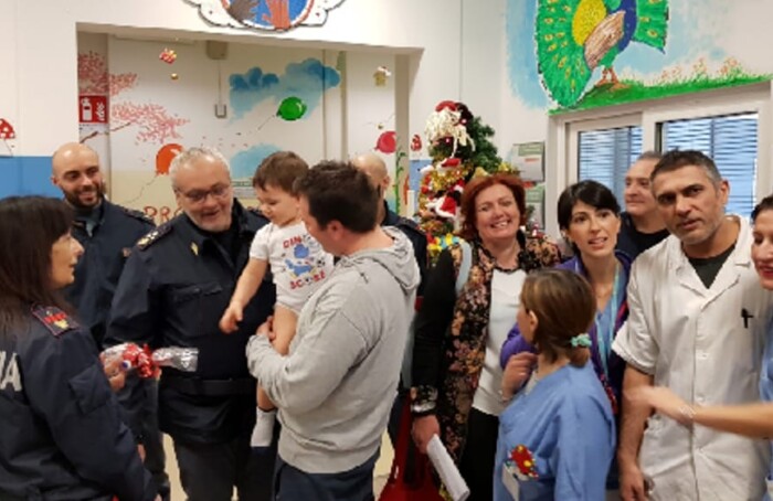 Polizia Ospedale Pediatria 2