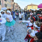 Carnevale Ravenna Bambini Coriandoli