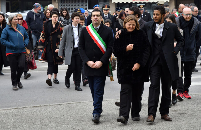 Funerale Matteucci Moglie Figlio