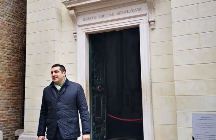 88984366 2926567440699235 8971551167918112768 O