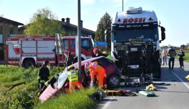INCIDENTE AUTO CAMION INCROCIO PROVINCIALE PRADA CON VIA CASE VENTE E VIA CORLETO A PRADA (RA)
