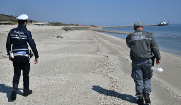Polizia Controlli Covid Spiaggia