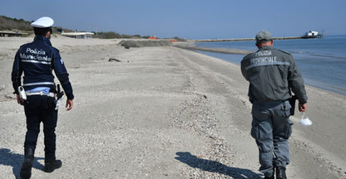 Polizia Controlli Covid Spiaggia