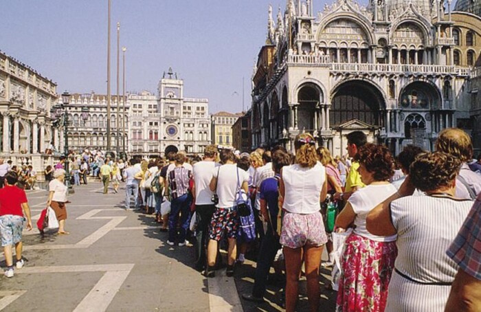 Turisti A Venezia