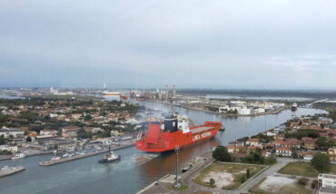 Nave Gigante Porto