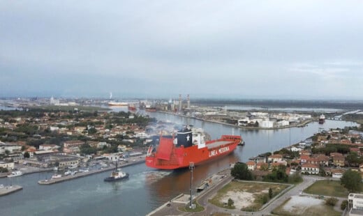 Nave Gigante Porto