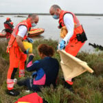 SOCCORSO COPPIA DI VONGOLARI ALLA PIALASSA BAIONA A MARINA ROMEA (RA)