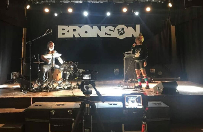 Bronson Ovo