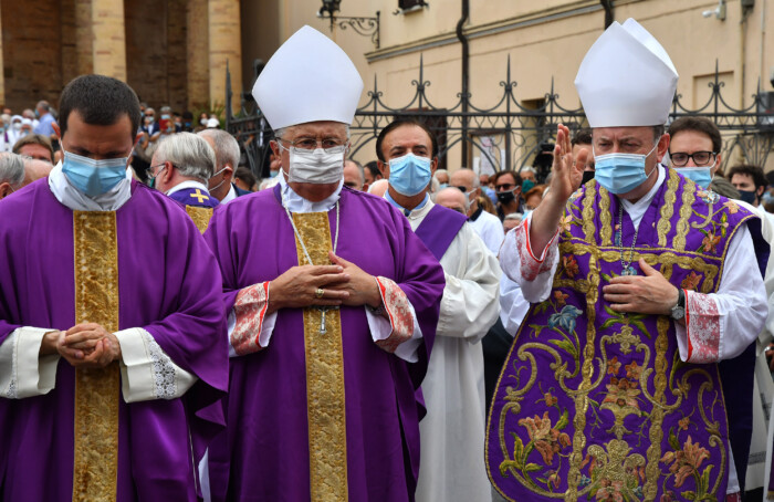 FUNERALE MORTE DON UGO SALVATORI PARROCCHIA DI SAN ROCCO RAVENNA