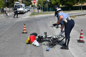 INCIDENTE CICLISTA CON AUTO PIRATA VIA SAN MAMA CON VIA RAVEGNANA A RAVENNA