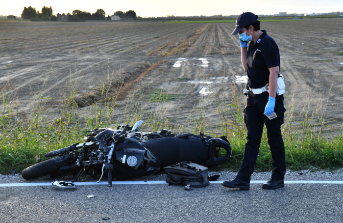 INCIDENTE MORTALE MOTO AUTO VIA BASTIA INCROCIO VIA TRADONE SAN BERBARDINO A SAN BERNARDINO DI LUGO (RA)