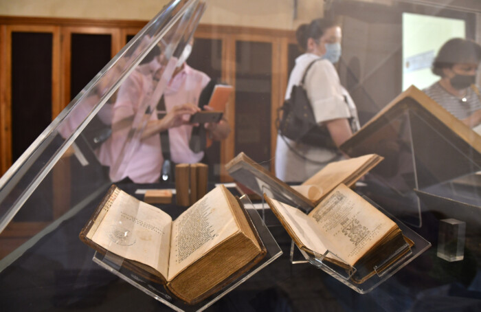 PRESENTAZIONE DELLA MOSTRA: INCLUSA EST FLAMMA. RAVENNA 1921: SETTECENTENARIO DELLA MORTE DI DANTE BIBLIOTECA CLASSENSE RAVENNA