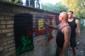 RAVENNA 19/09/2018. Coperti I Simboli Nazi Fascisti Sui Muri Della Scuola Di Via Santi Baldini