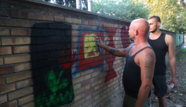 RAVENNA 19/09/2018. Coperti I Simboli Nazi Fascisti Sui Muri Della Scuola Di Via Santi Baldini