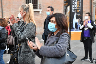 MANIFESTAZIONE PROTESTA CONTRO DPCM COVID ARTE, DANZA, SPETTACOLO IN PIAZZA DEL POPOLO RAVENNA