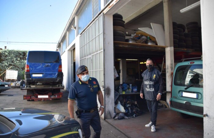 Foto GdF Discarica