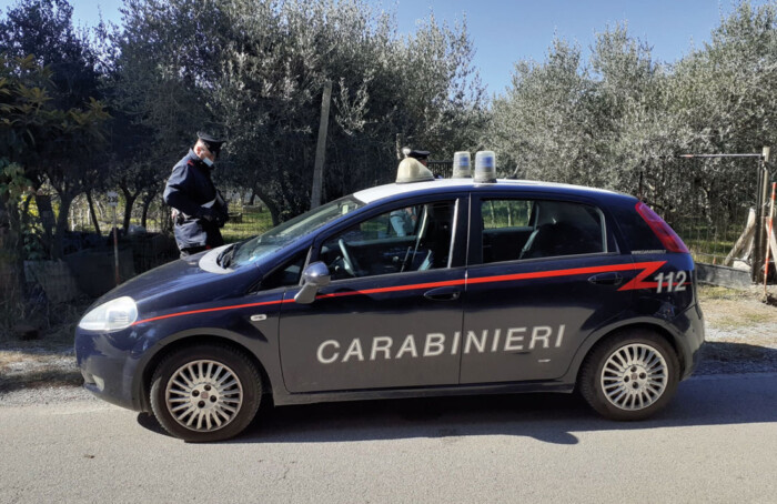Carabinieri Via Staggi Aggressione