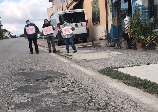 Cartelli Occhio Buche Giro Italia Mezzano