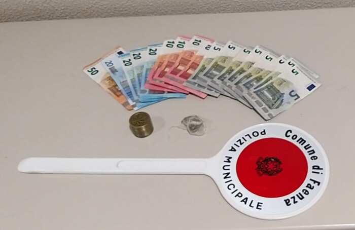 Denaro Sequestrato Il 4.10.2020 Sequestro Convalidato Procura Minori Il 12.10.2020