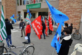 PRESIDIO SINDACATO LAVORATORI PUBBLICI SANITà DAVANTI OSPEDALE RAVENNA