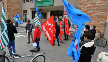 PRESIDIO SINDACATO LAVORATORI PUBBLICI SANITà DAVANTI OSPEDALE RAVENNA