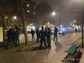 Le pattuglie di polizia locale e polizia di Stato ai giardini Speyer il 28 novembre