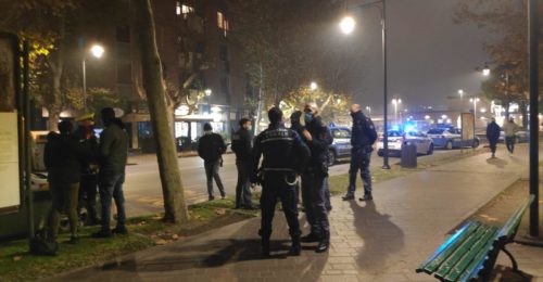 Le pattuglie di polizia locale e polizia di Stato ai giardini Speyer il 28 novembre
