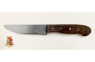 Coltello Fusignano Marito Violento